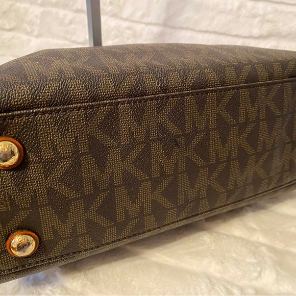 GUC Michael Kors Satchel Bag - Picture 4 of 11